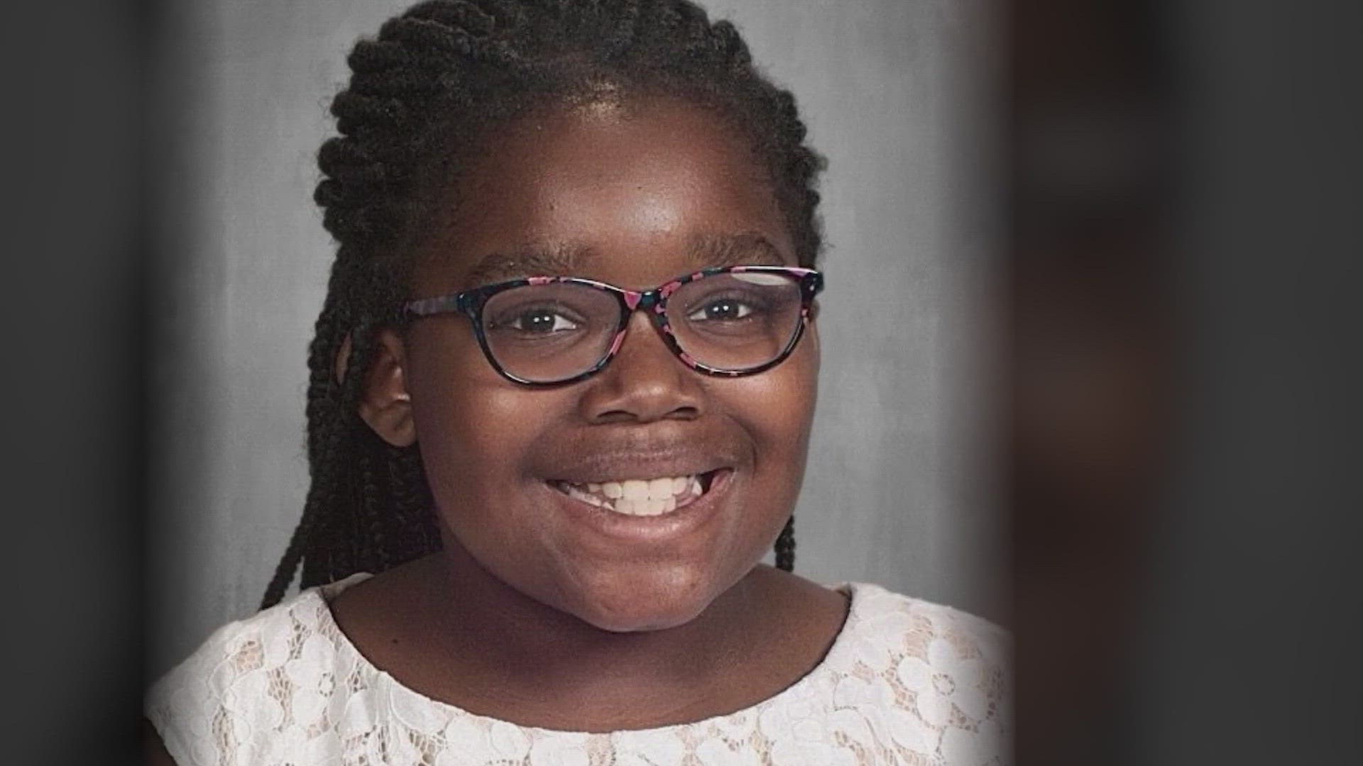 Police say investigators believe Arlington fifth-grader Liyah-Grace Holsey was attempting to cross a street when she was hit by two vehicles.