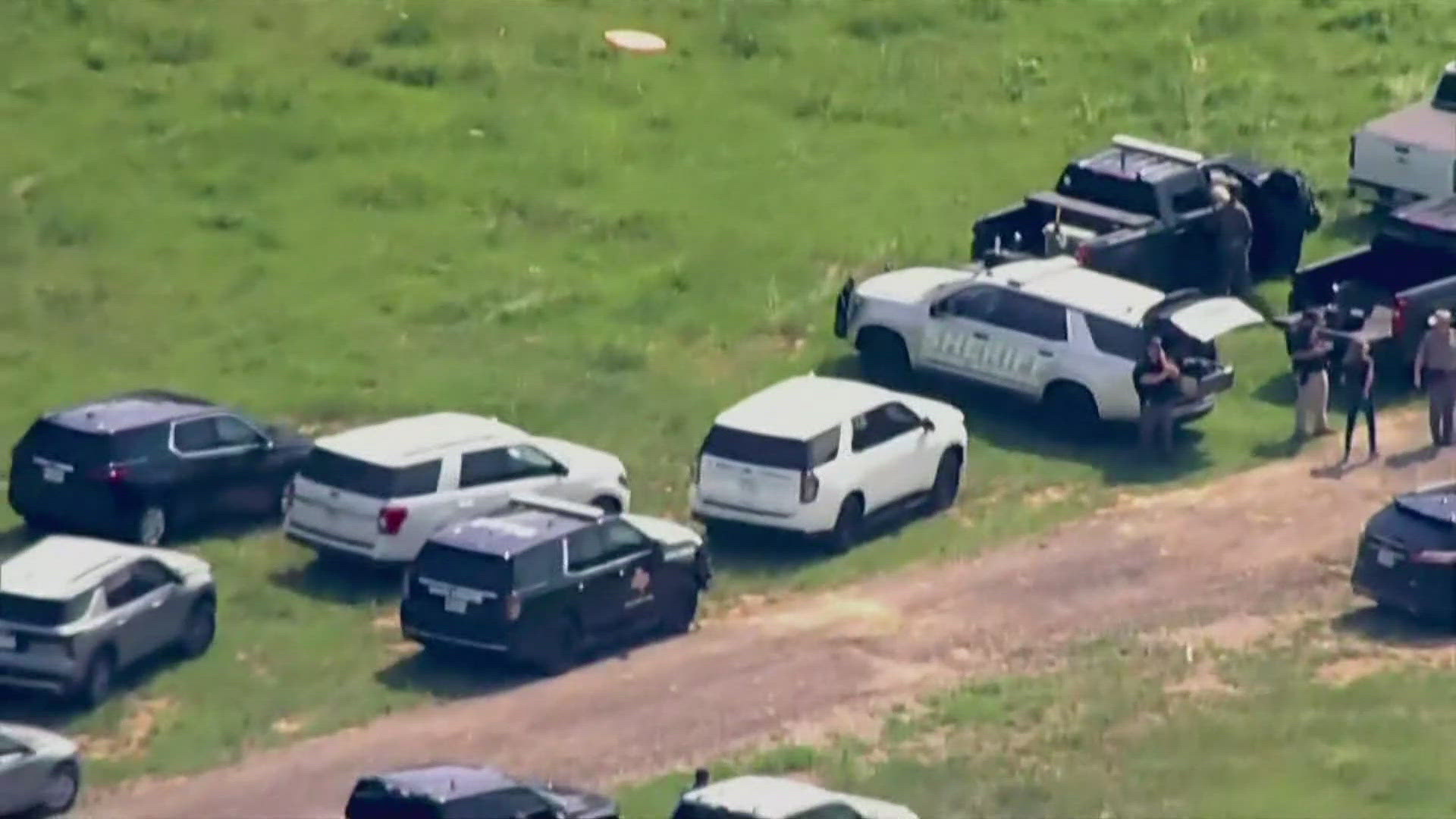 Van Zandt County deputies search for North Texas murder suspect