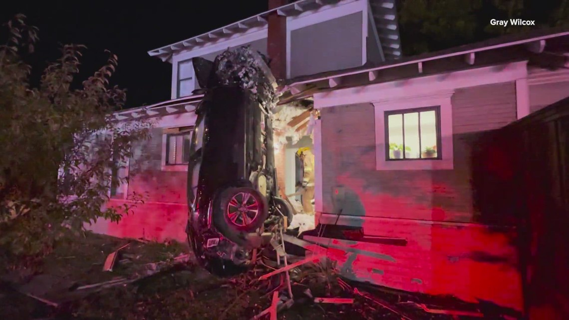 Drunk driver crashes into home in Old East Dallas | wfaa.com