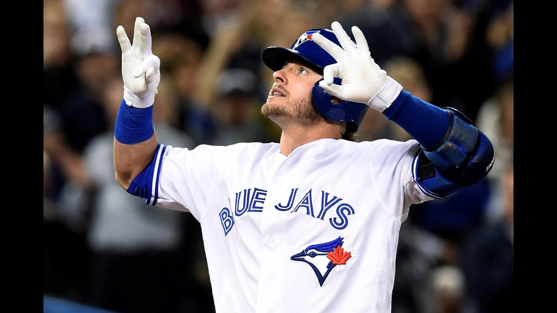 Goins helps Blue Jays beat Athletics 4-2, Toronto wins 11th in a row