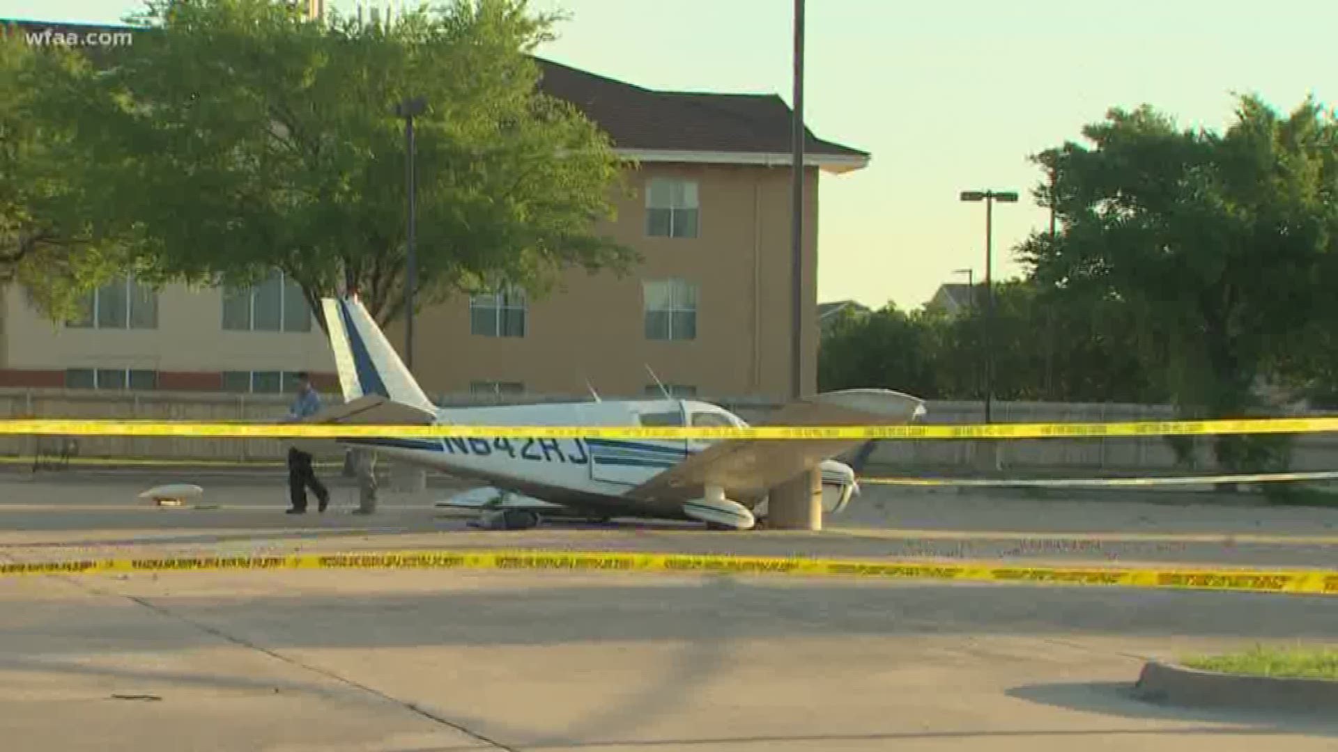 FAA investigating small plane crash landing