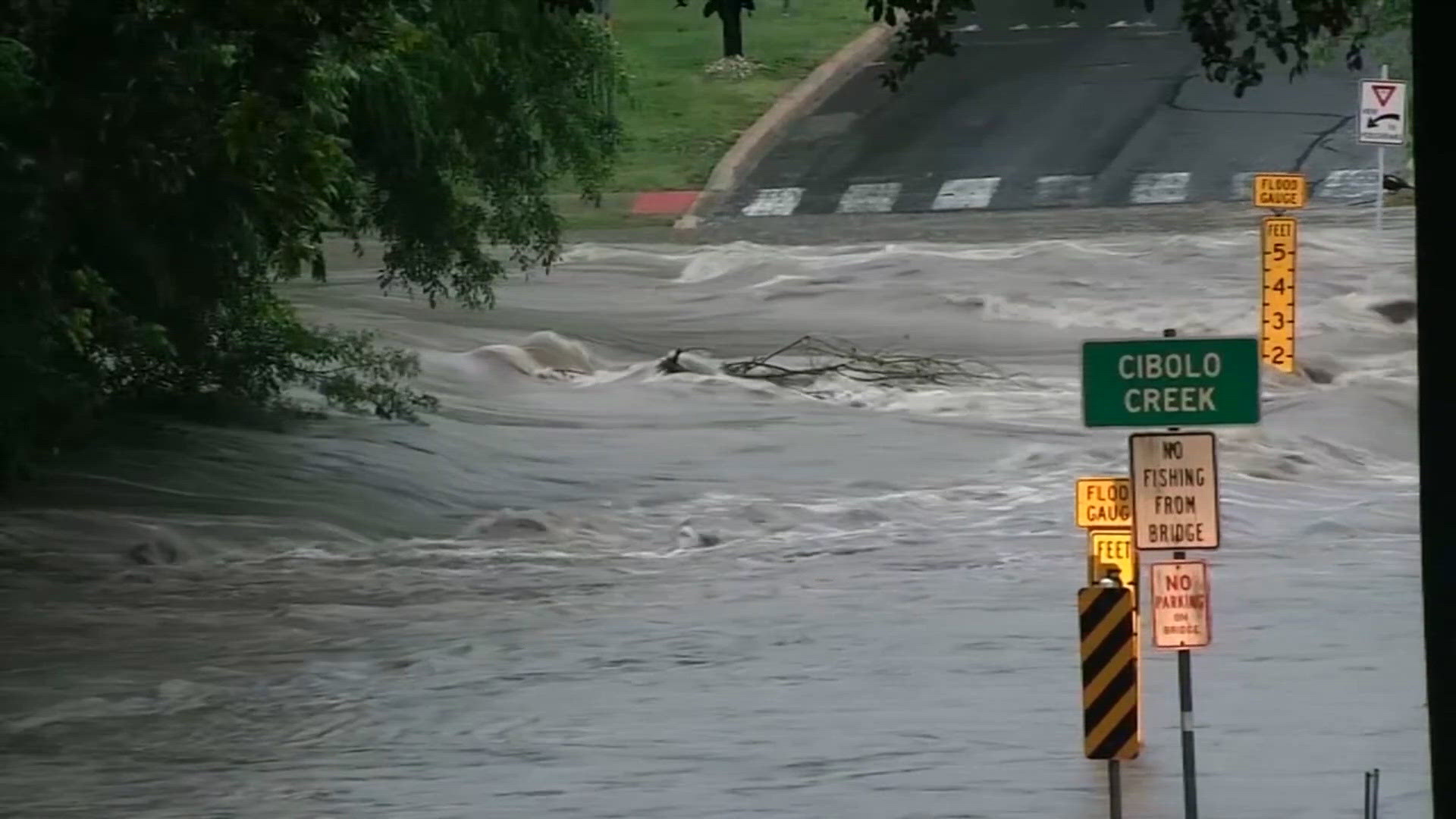 Flooding hits Texas roads as drivers face dangerous conditions and ...