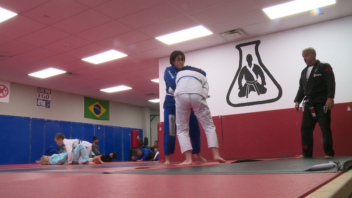 McKinney teen MMA fighter wants to find cure for cancer - Vimarsana News