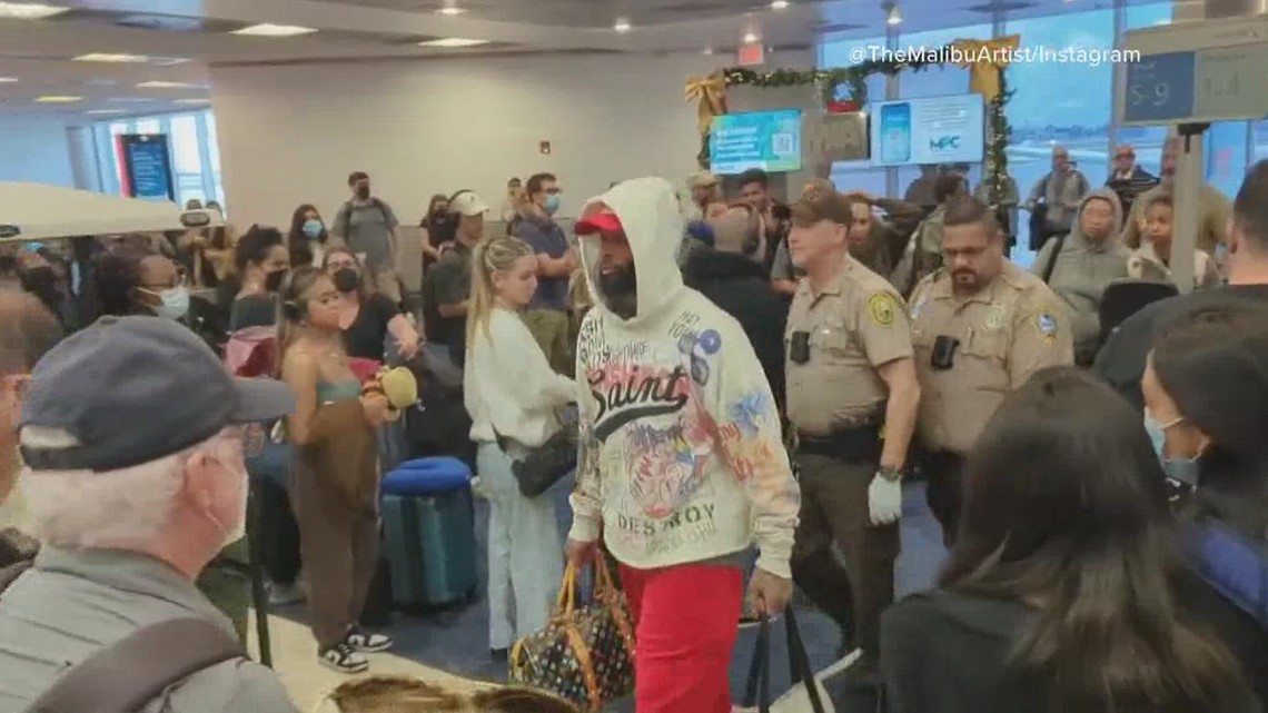 Odell Beckham Jr. removed from American Airlines flight in Miami