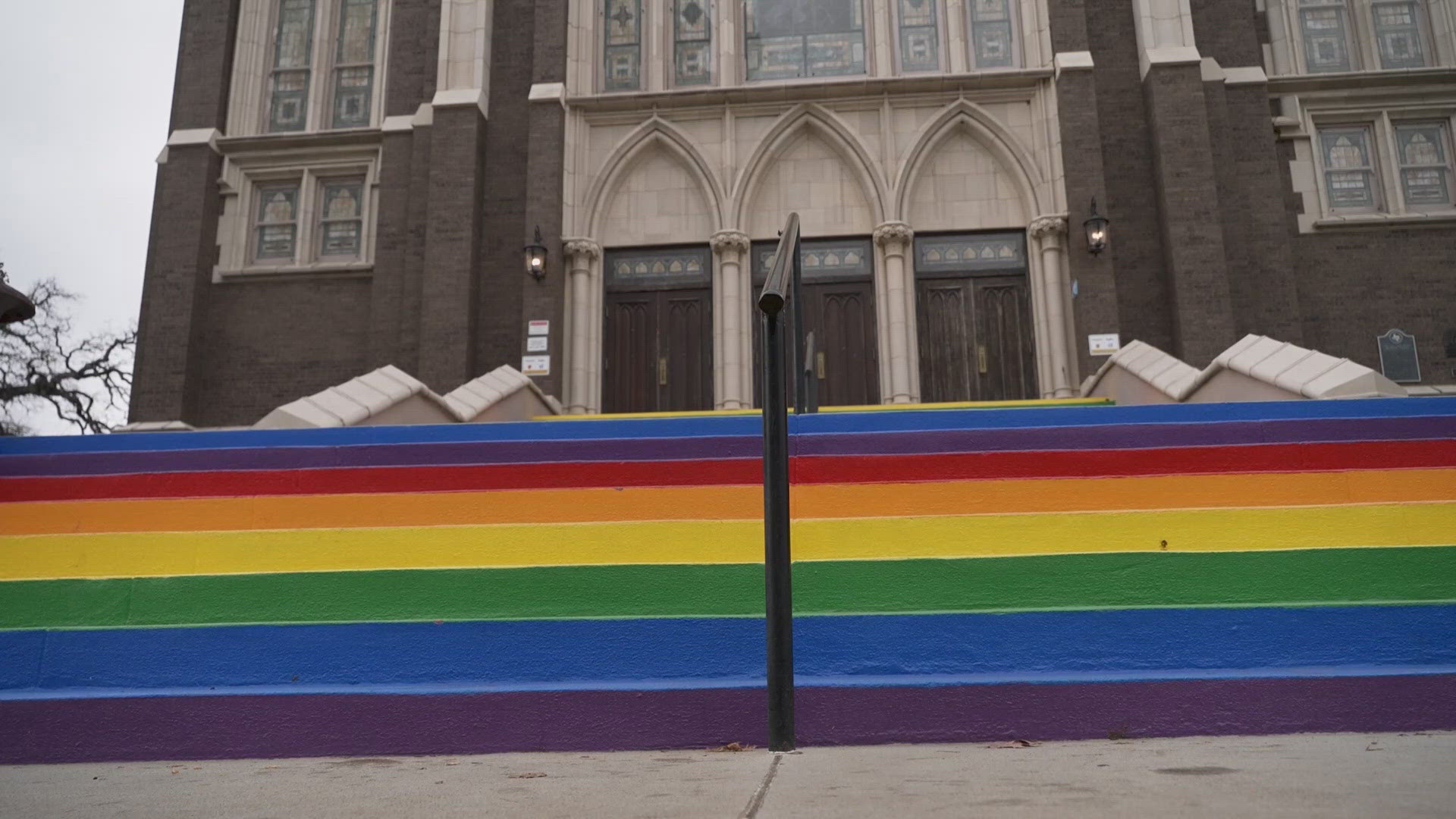 Dallas' Oak Lawn United Methodist Church can keep rainbow-colored steps ...