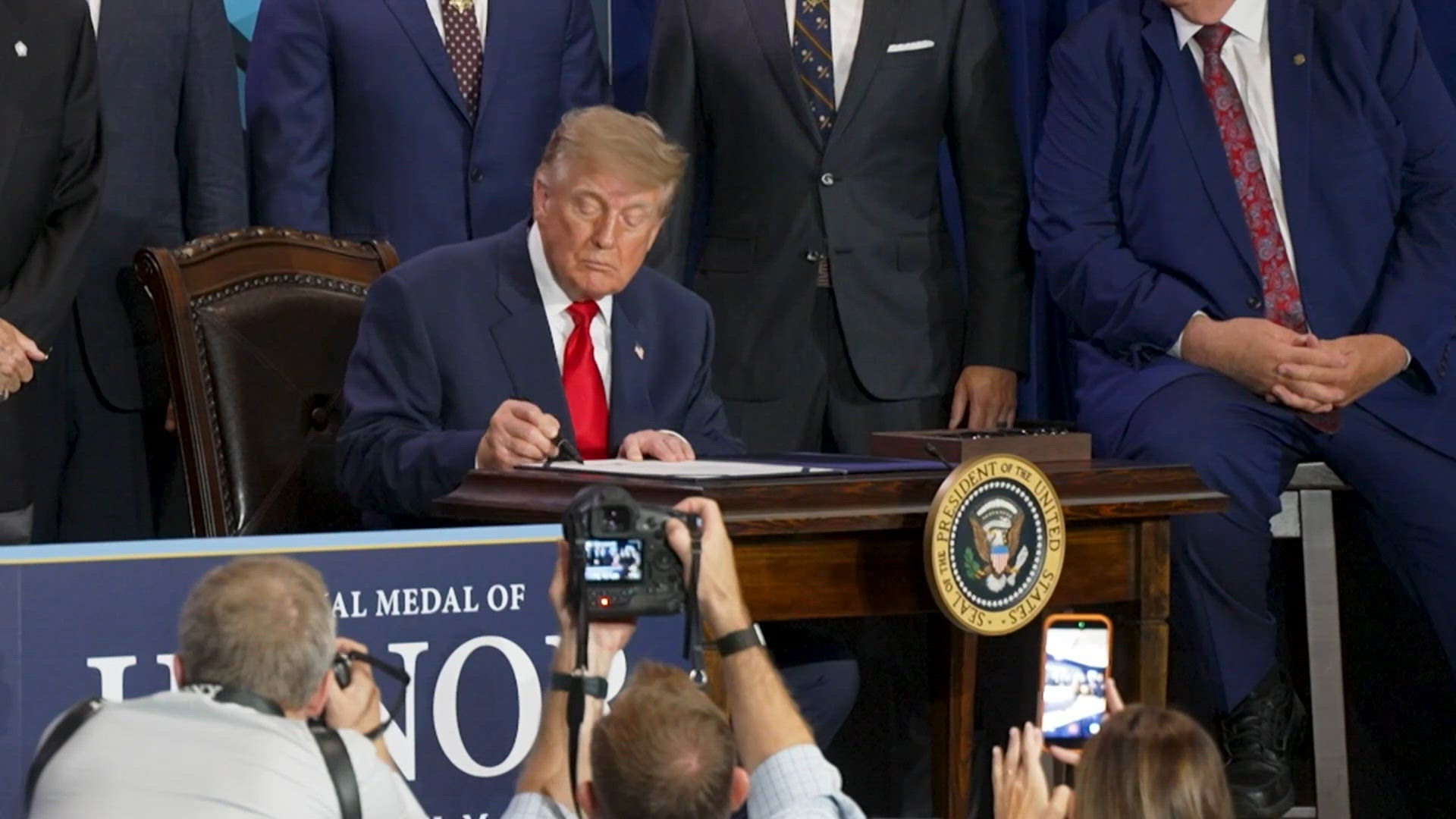 Trump signs bill placing Medal of Honor Monument on the National Mall