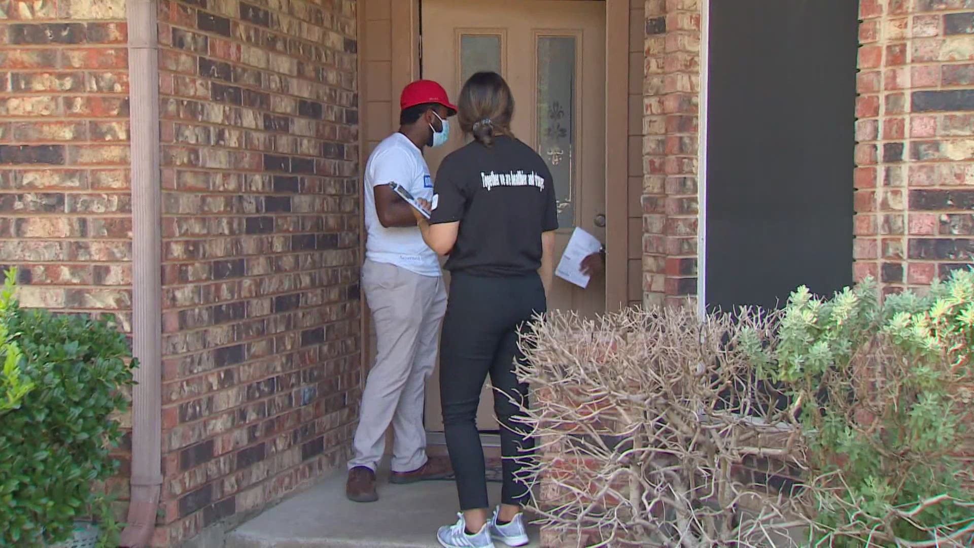 With COVID-19 cases moving in the wrong direction and the Delta variant becoming a greater concern, teams of Dallas Co. workers and volunteers are hitting the street