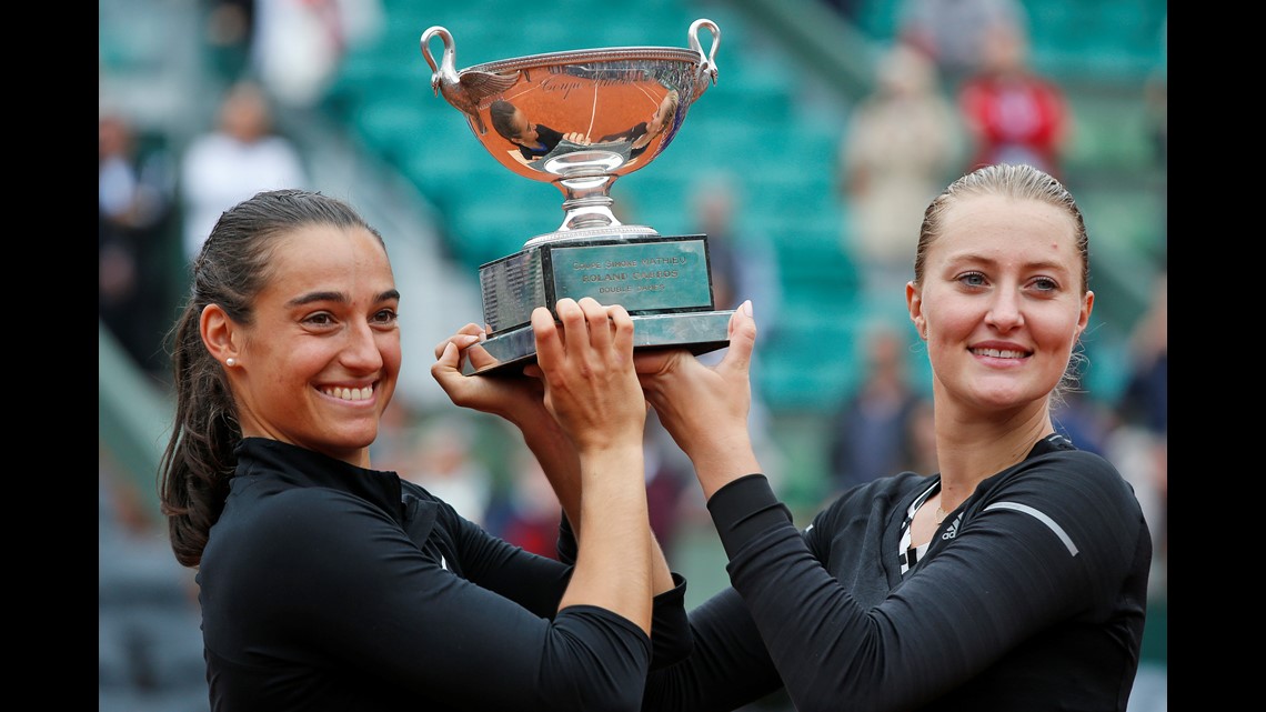 French pair wins women's doubles at French Open