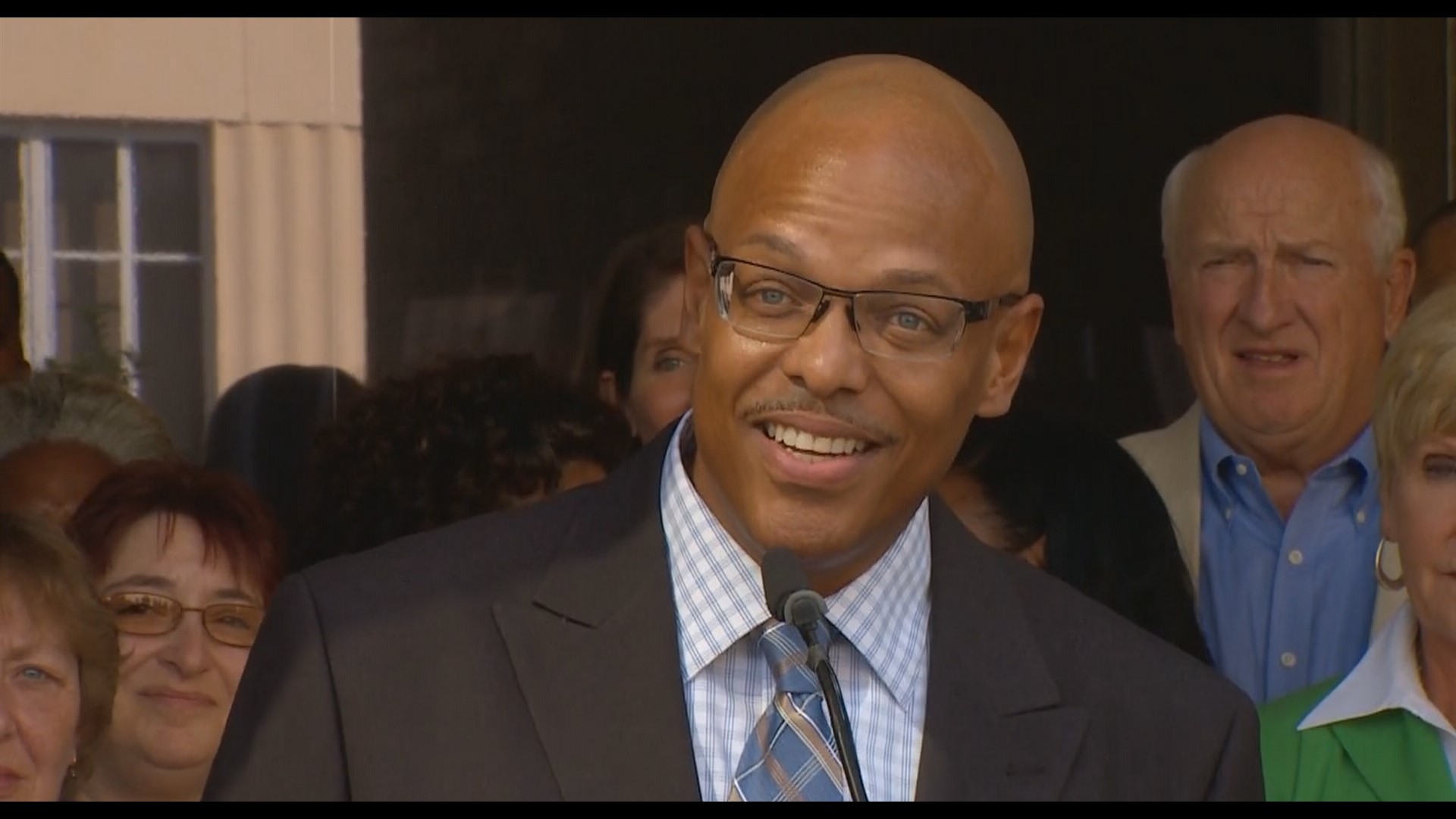Fort Worth introduces new police chief | wfaa.com