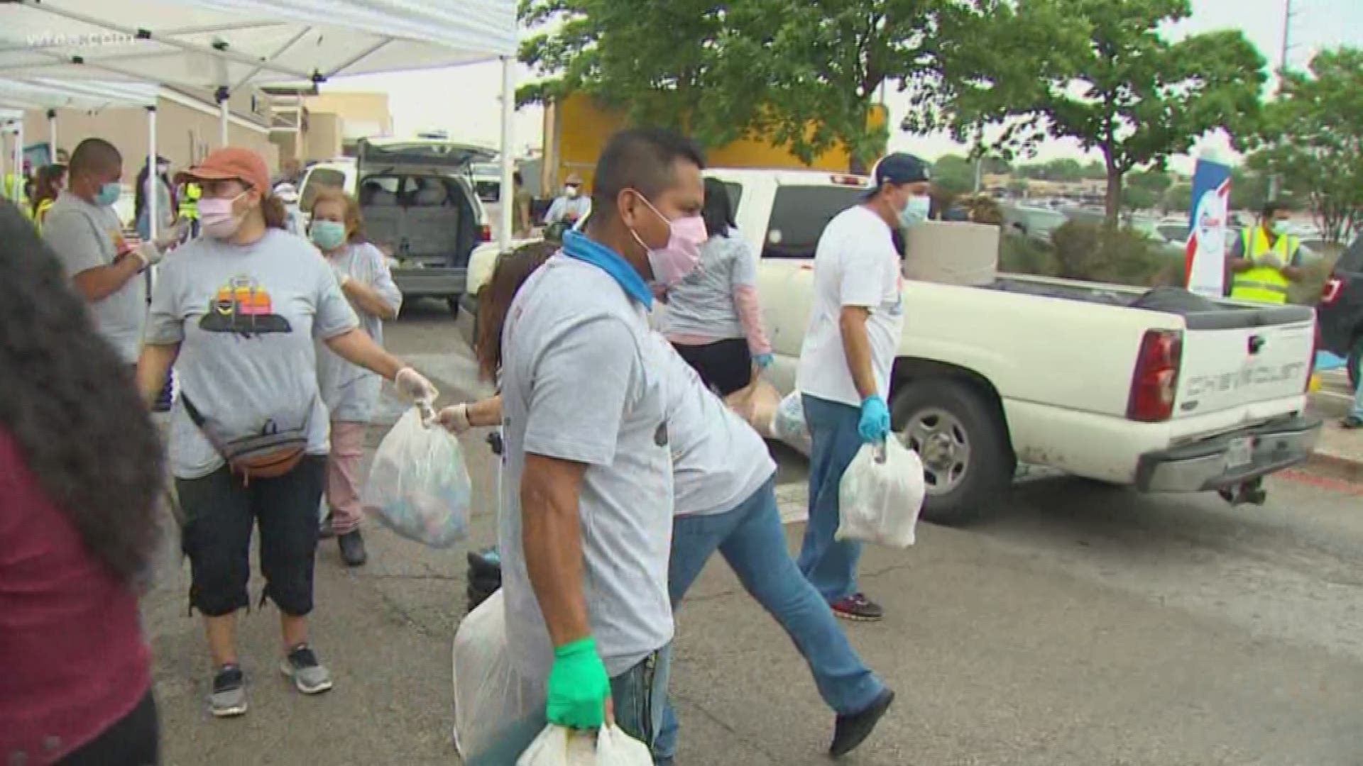 Volunteers in Irving sent more than a thousand families home with enough groceries to make sure they don't miss out on Easter dinner.