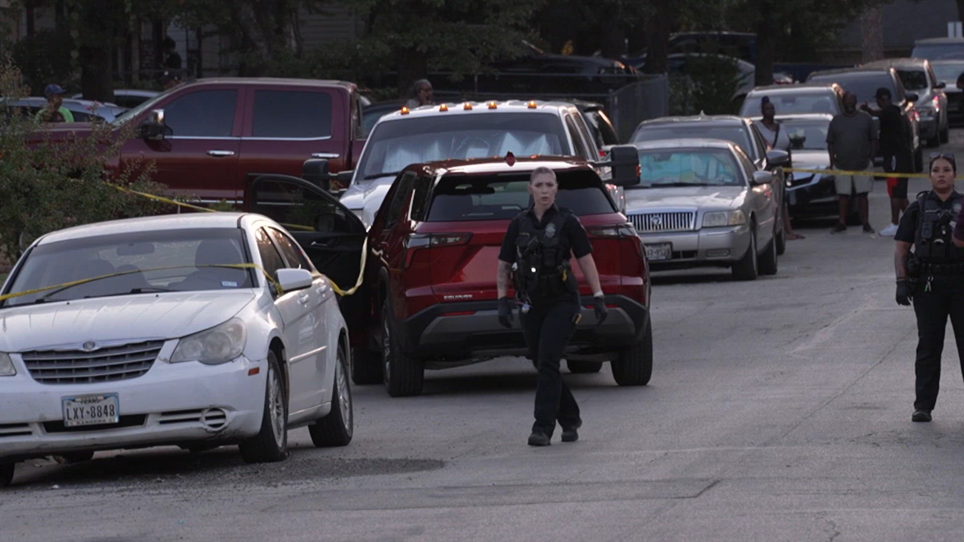 Coverage image for: Police search for suspect after double shooting kills one person in Forest Hill