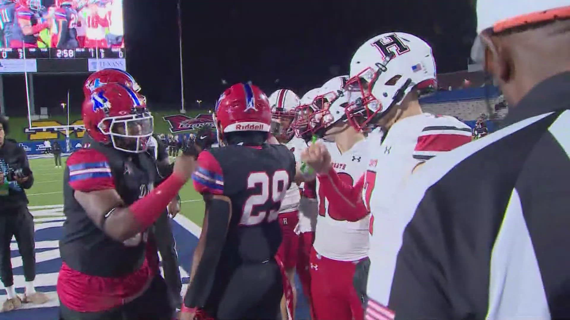 Duncanville beat Rockwall Heath, 62-24.