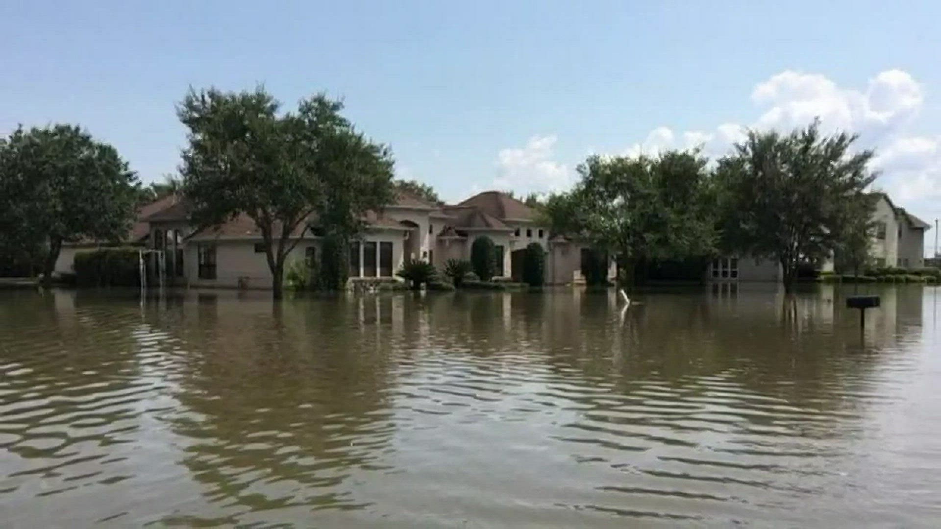 Brazos River crests in Fort Bend County