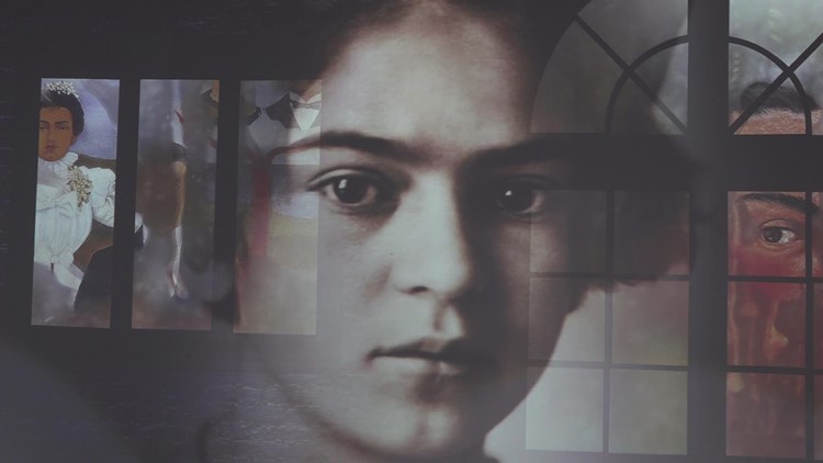 Entre a la vida de Frida Kahlo en una experiencia inmersiva