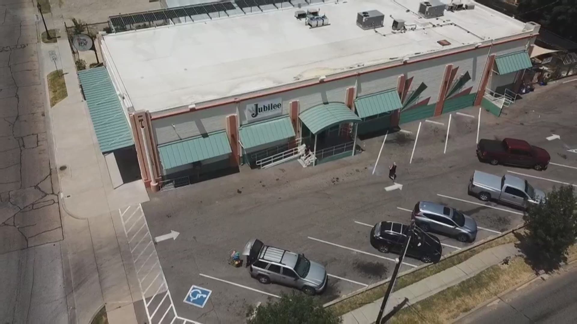 With success stories emerging from former "food deserts," a community in Oak Cliff is hoping its fresh food oasis is finally just around the corner. A few weeks ago, WFAA reported on how a little corner grocery store called Jubilee opened in an impoverished area near downtown Waco brought big change for residents.