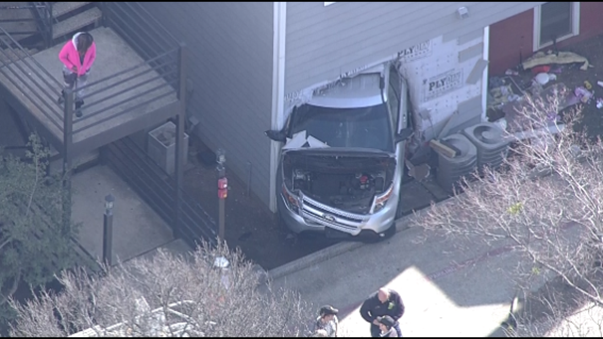 1 killed after car drives into apartment building in Fort Worth ...