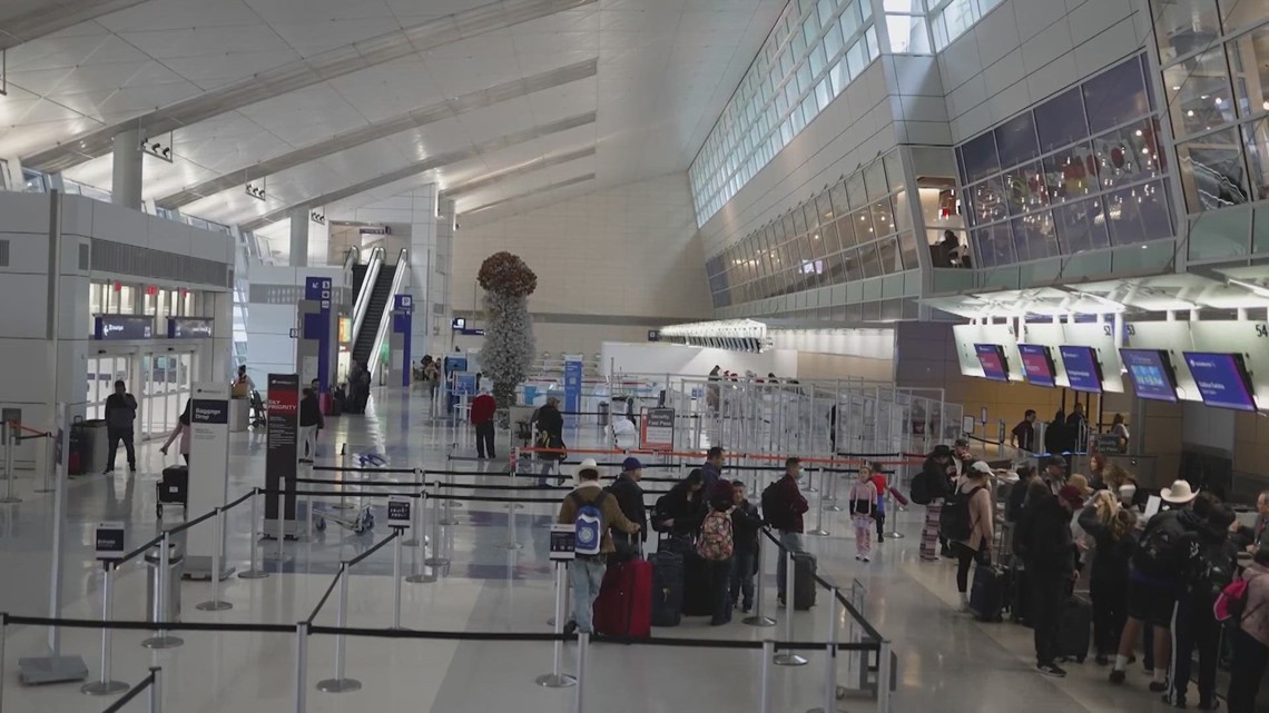DFW Airport expecting recordbreaking number of travelers this holiday