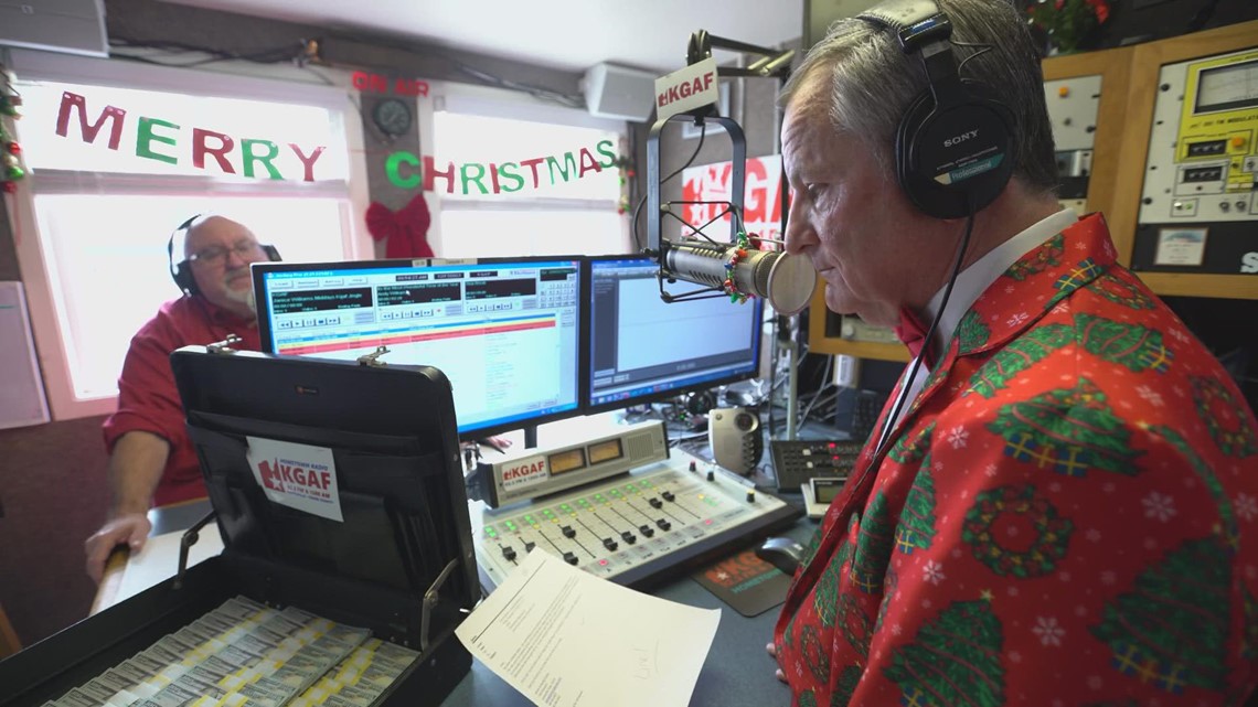Gainesville radio station gifts record amount of money for people in need ahead of Christmas