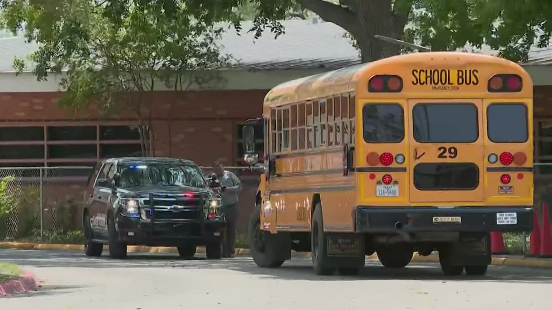 Here's the latest update on the deadly shooting at Robb Elementary School in Uvalde, Texas, from WFAA reporter Adriana De Alba.
