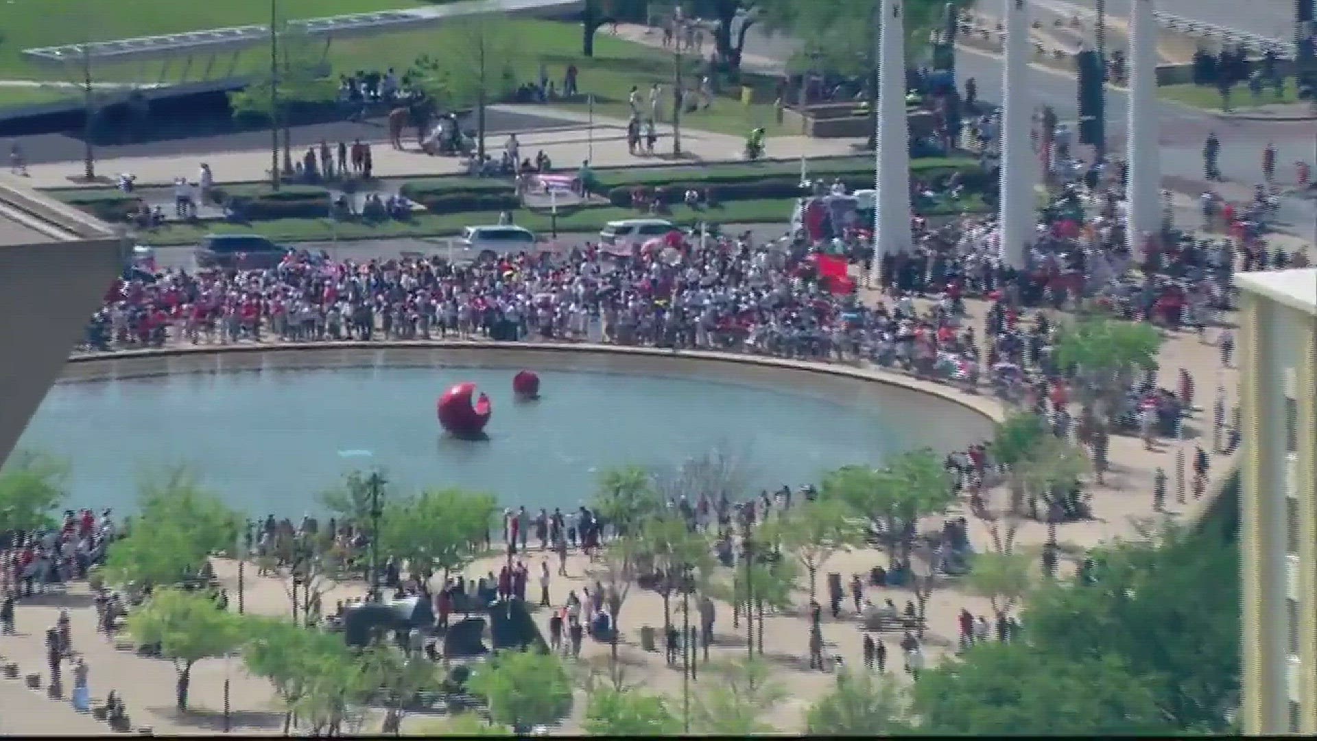 AERIAL VIDEO: Crowds at Dallas Mega March 2017