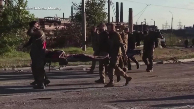 Hundreds of injured Ukrainian fighters evacuated from steel plant in Mariupol