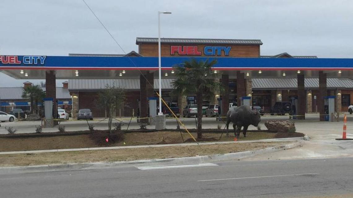 Gas prices rise Fourth of July weekend amid shortage of fuel tank