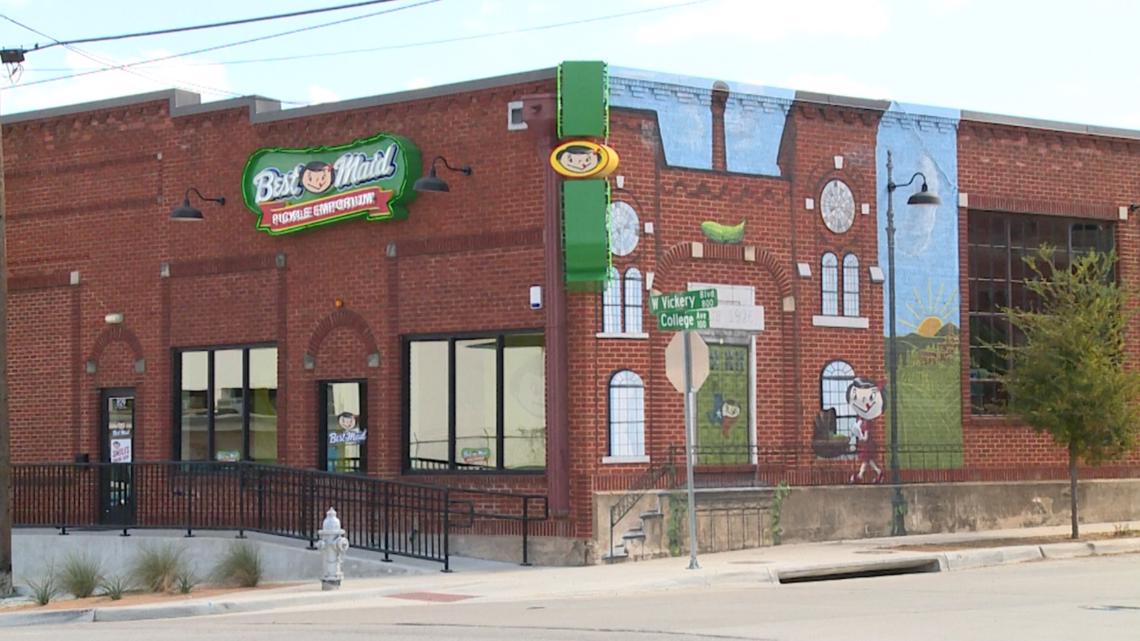 Pickle lovers rejoice! A pickle paradise set to open in Fort Worth