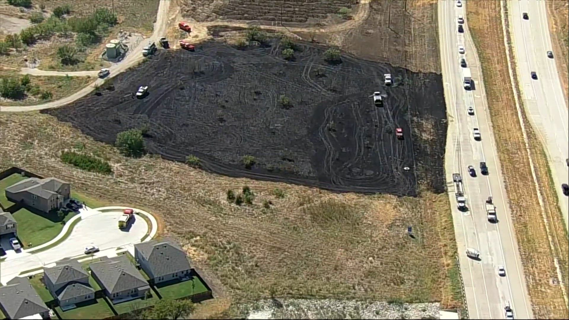 Fort Worth grass fire brought under control by firefighters | wfaa.com