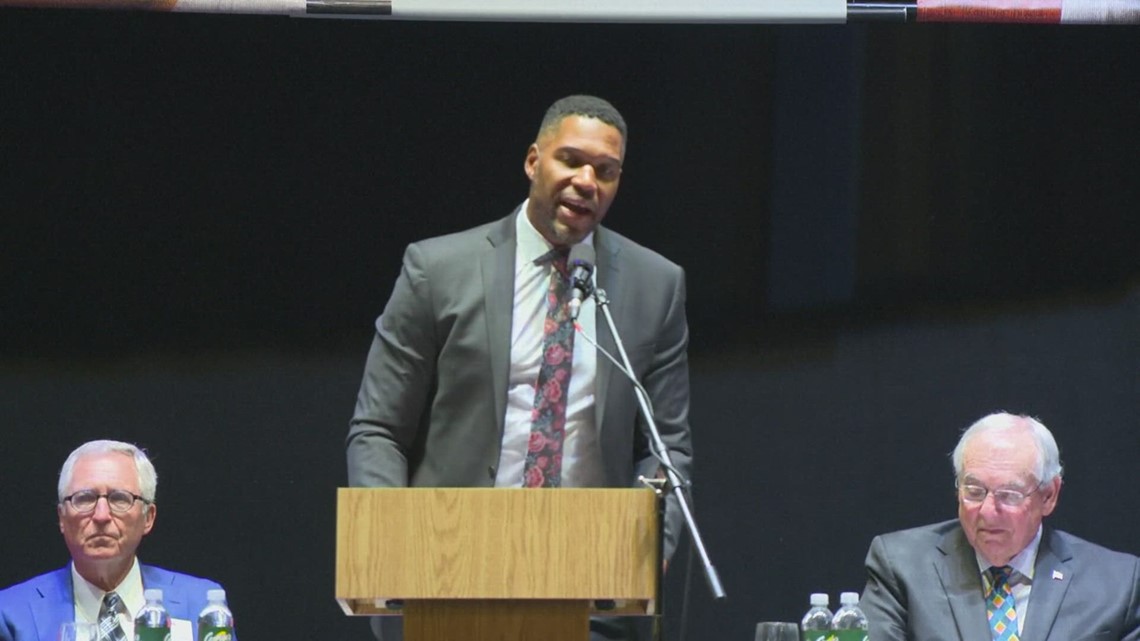 NFL great Michael Strahan inducted into Texas Sports Hall of Fame