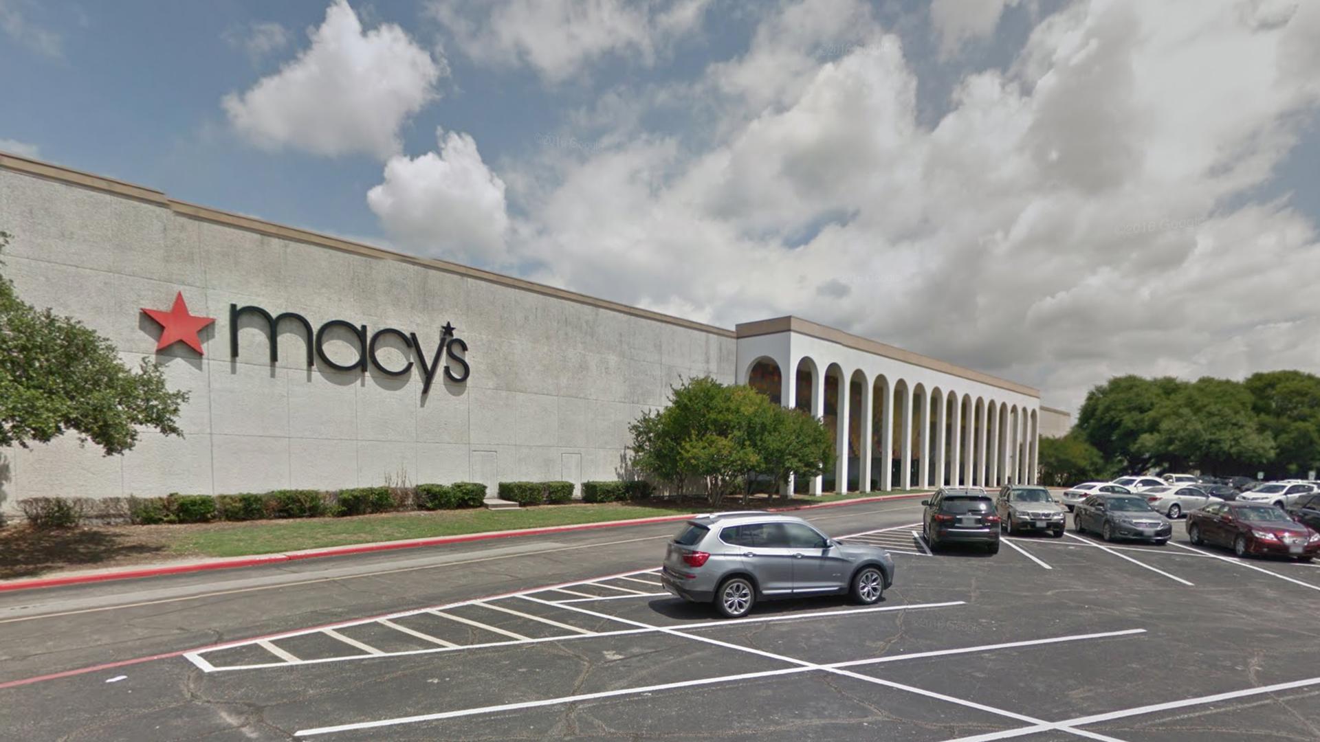 Macy's said is it delaying reporting its third-quarter earnings results to complete an independent investigation.