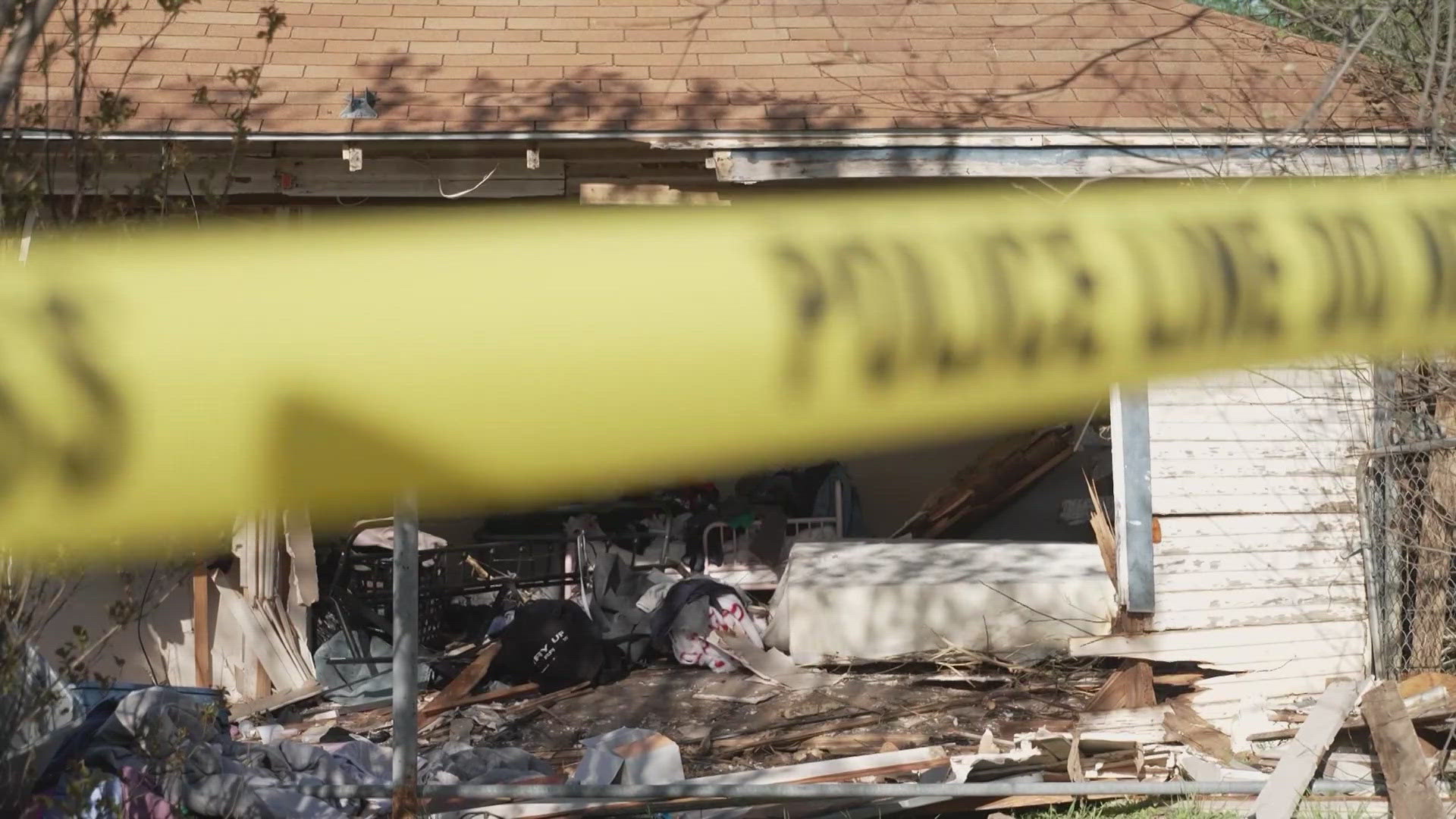 Car crashes into home in Stephenville | wfaa.com