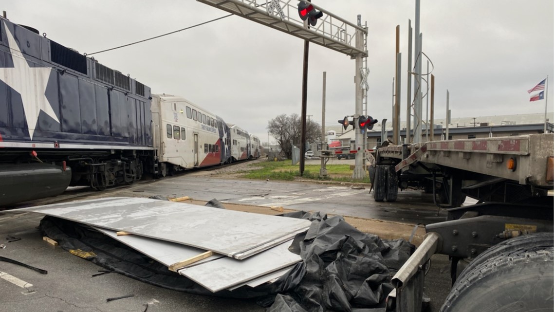 TRE train involved in crash near Riverside Drive in Fort Worth ...
