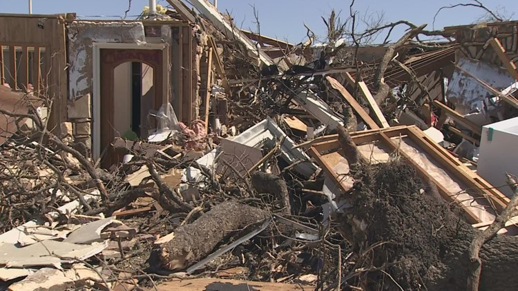 'It's overwhelming': Families devastated after EF-3 tornado rips through Salado