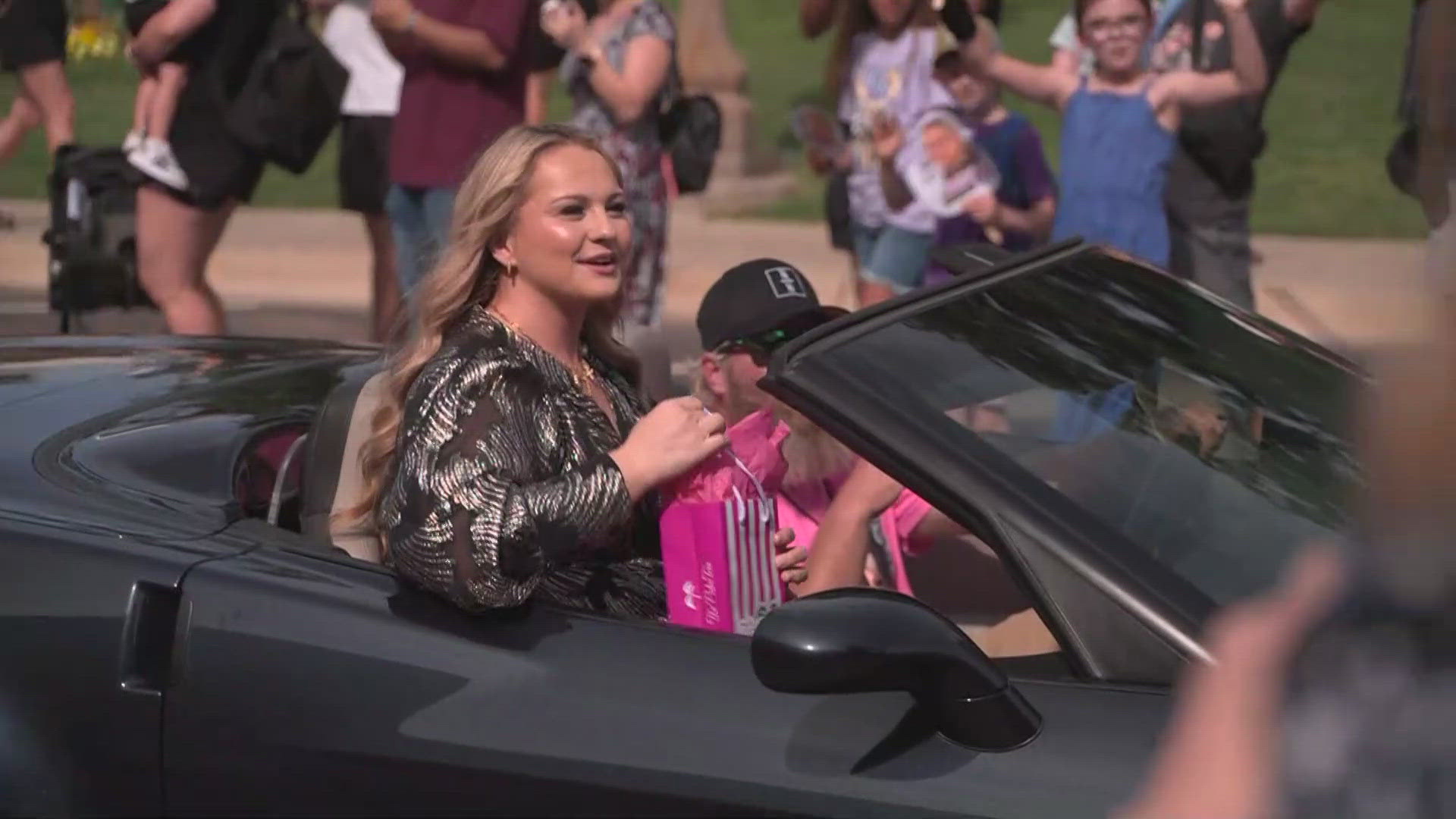 Denton rallies around American Idol finalist Breanna Nix in hometown parade