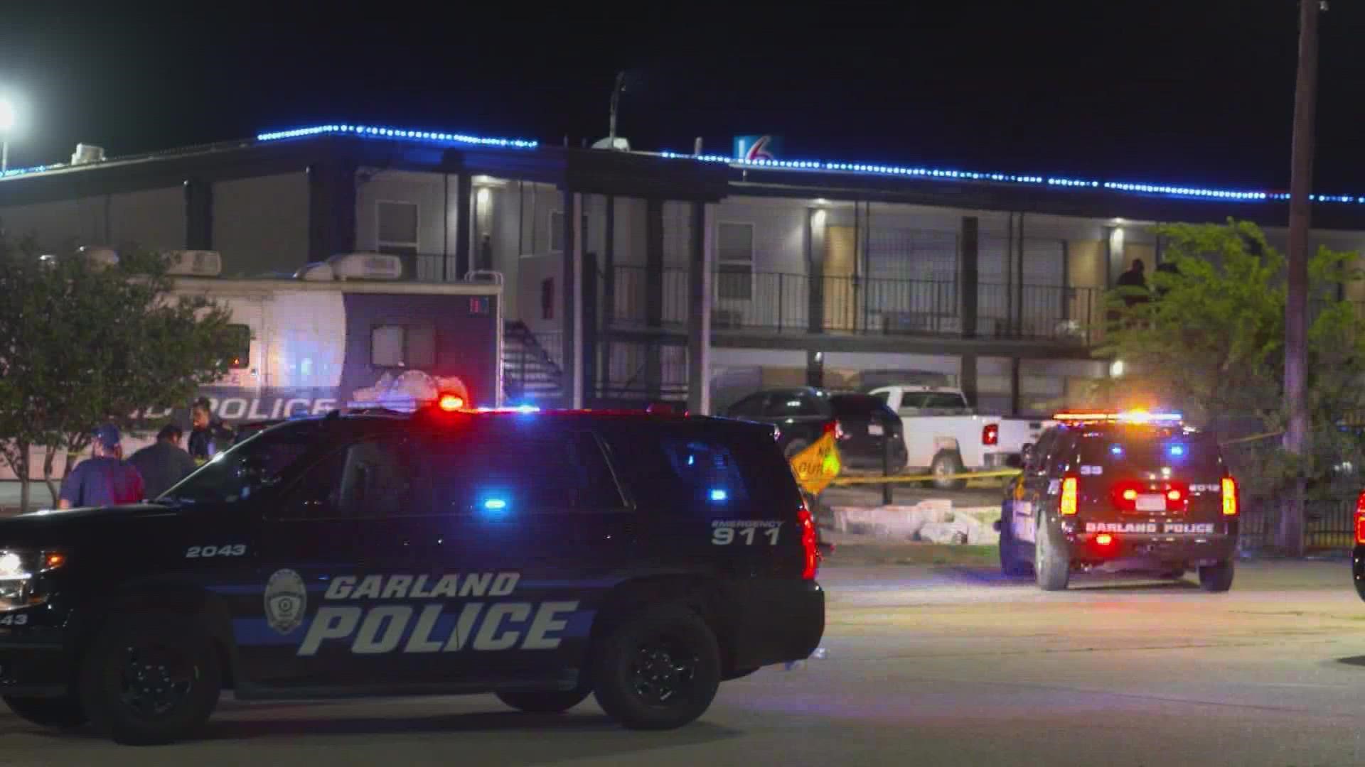 Police said bail agents were serving a felony warrant at a motel in the 6200 block of Broadway Boulevard, near I-30, when the suspect shot one of them.