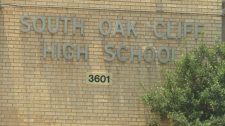 'We care': Community groups gather to greet South Oak Cliff HS students on first day of school