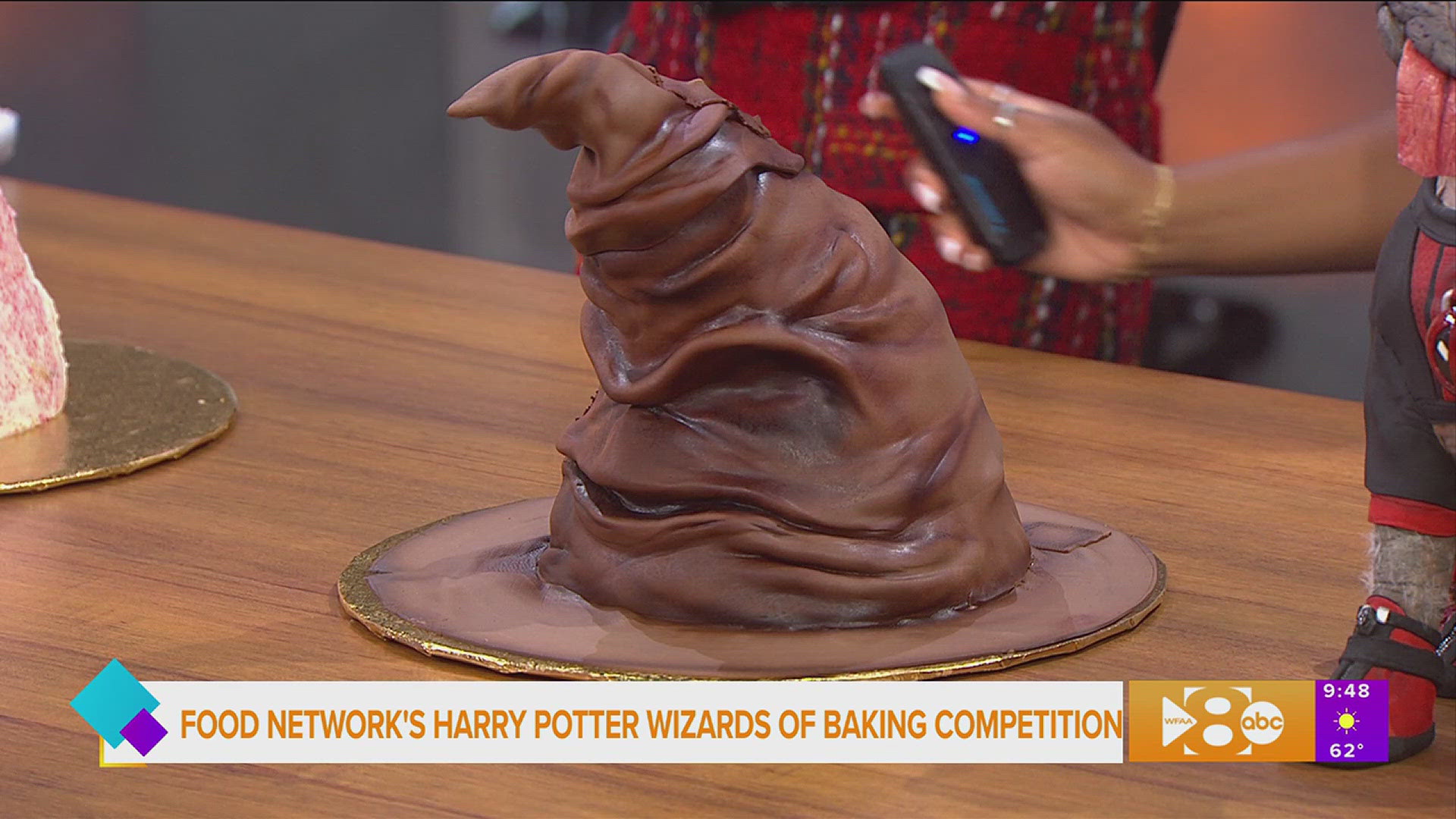 Elizabeth Rowe, award winning Dallas baker and contestant on Food Network's Harry Potter Wizards of Baking, joins us ahead of the premiere this Thursday. 