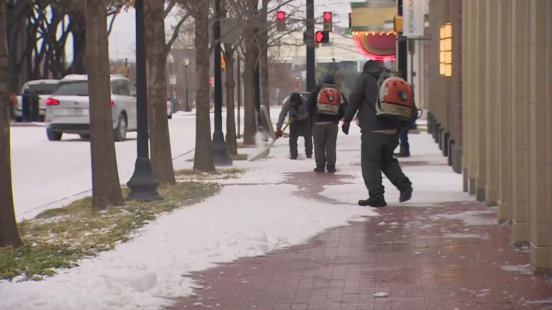 Fort Worth crews work to clear sidewalks, roads; multiple injuries reported during winter storm