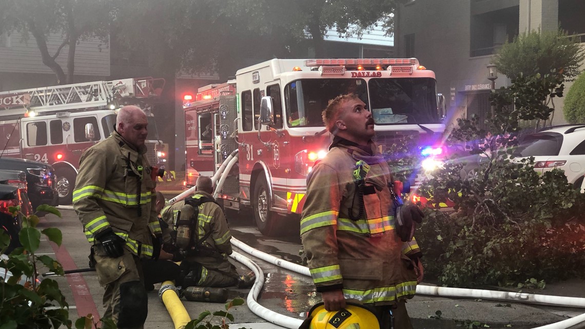 Dozens of firefighters battle apartment fire for hours in East Dallas
