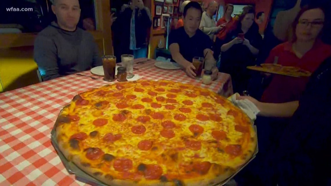 how-big-is-a-14-inch-pizza-slices-servings-size-and-calories