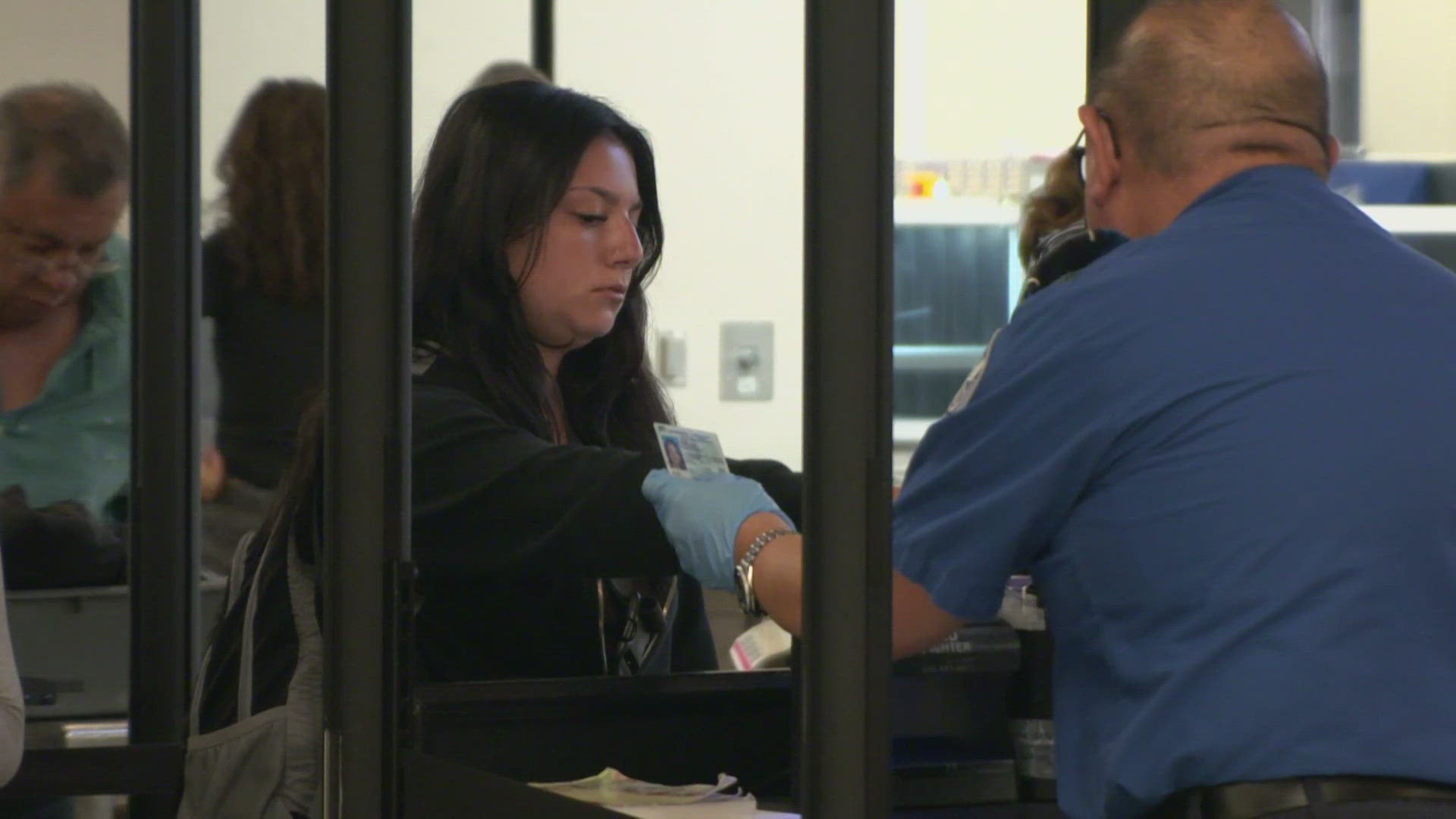 Travel app, Hopper, projects the DFW Airport will be the second-busiest airport on Thanksgiving Day.