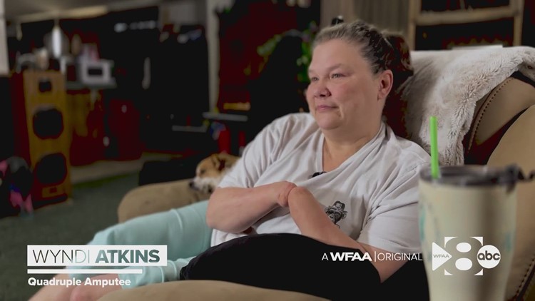 Navarro County woman, literally, asking for a helping hand