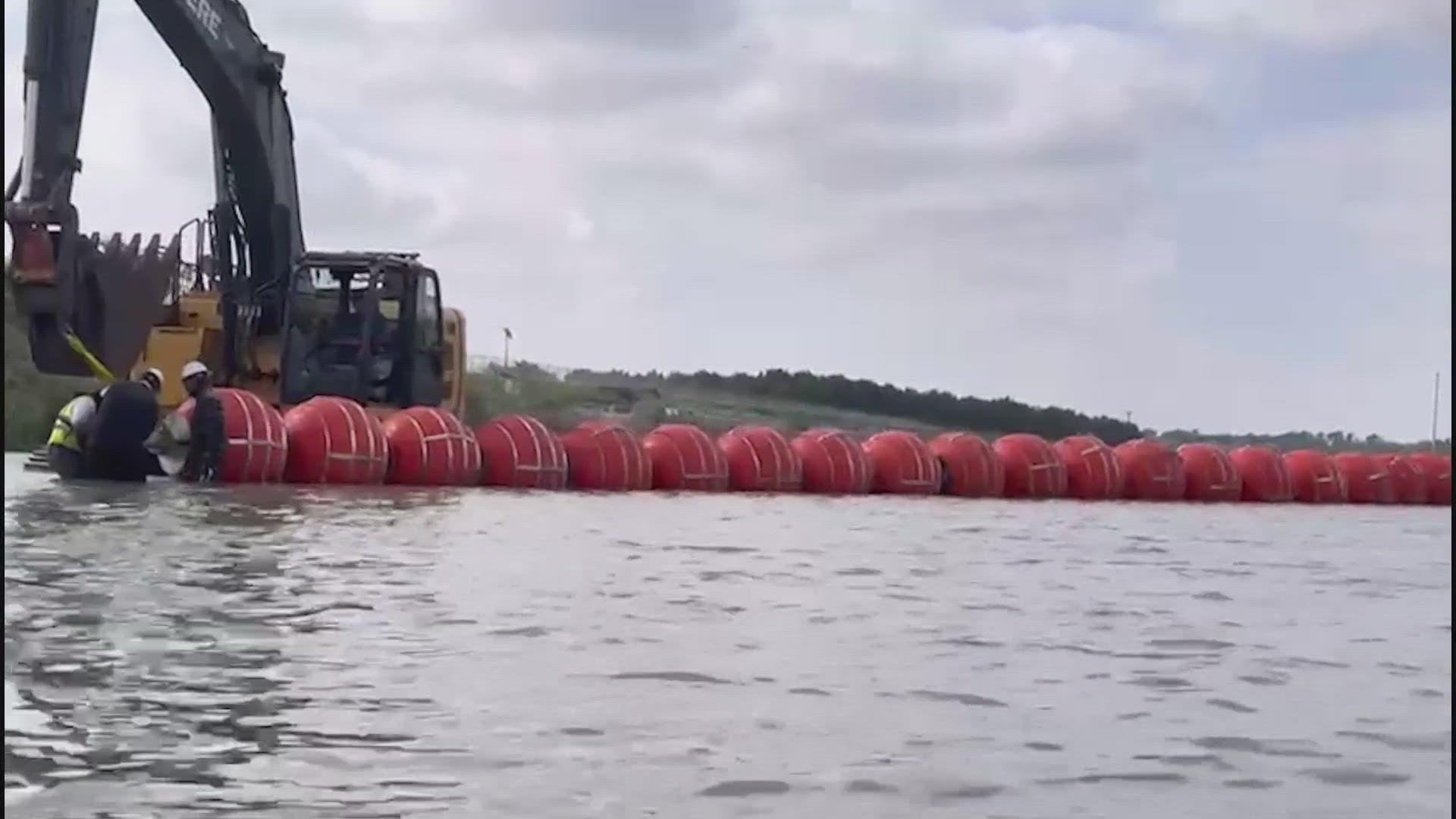 The Mexican government plans to send an inspection team to see if Texas’ buoys have crossed into Mexico’s side of the border.