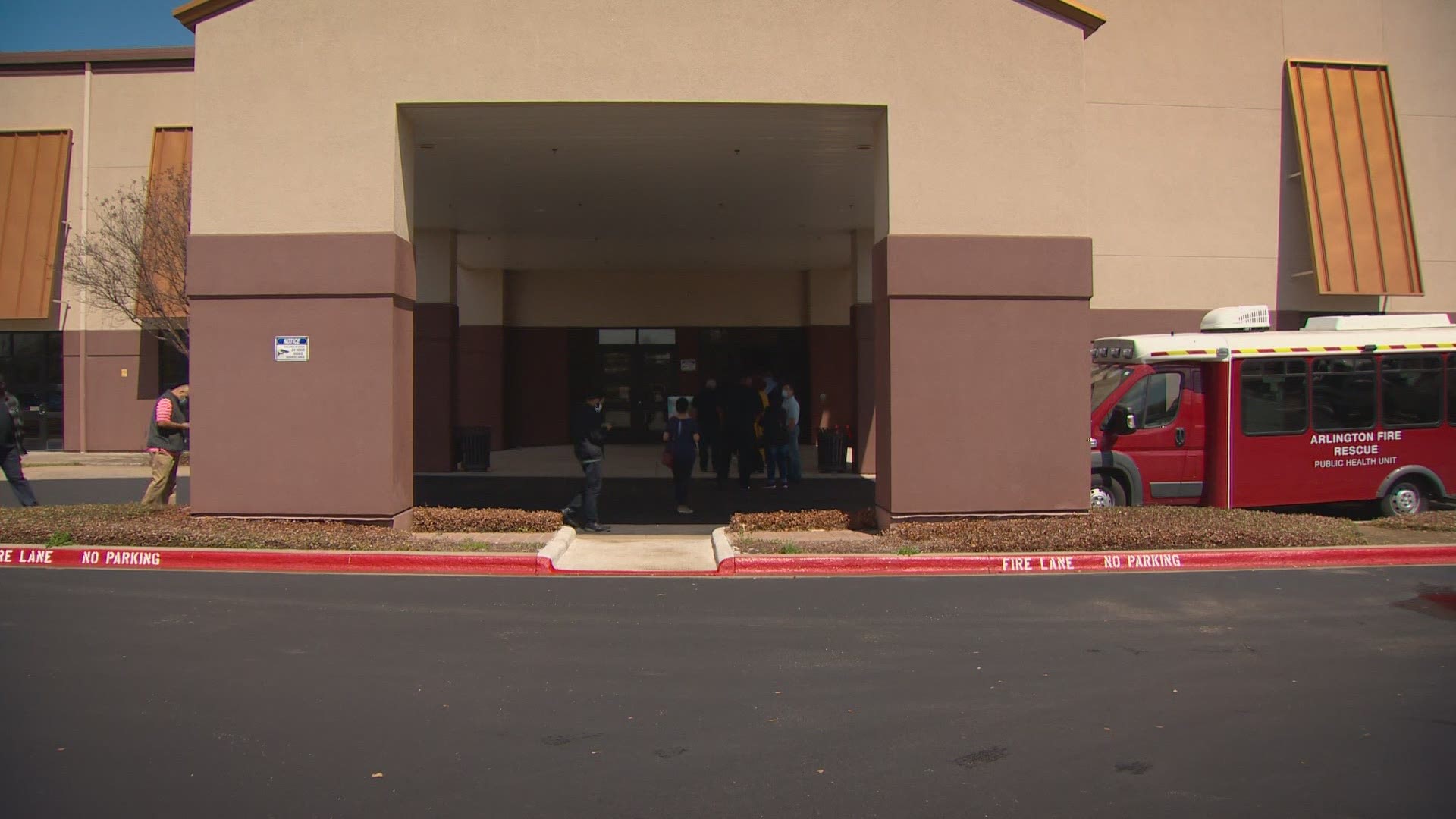 Volunteers are helping everyone, even homebound residents, get the vaccine.