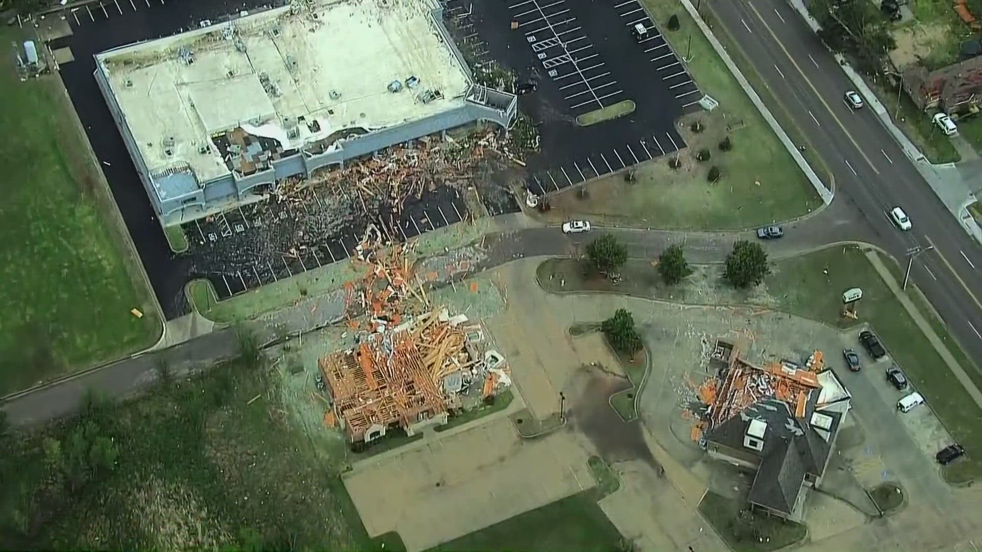 At least 2 dead after tornados rip through Central US | wfaa.com