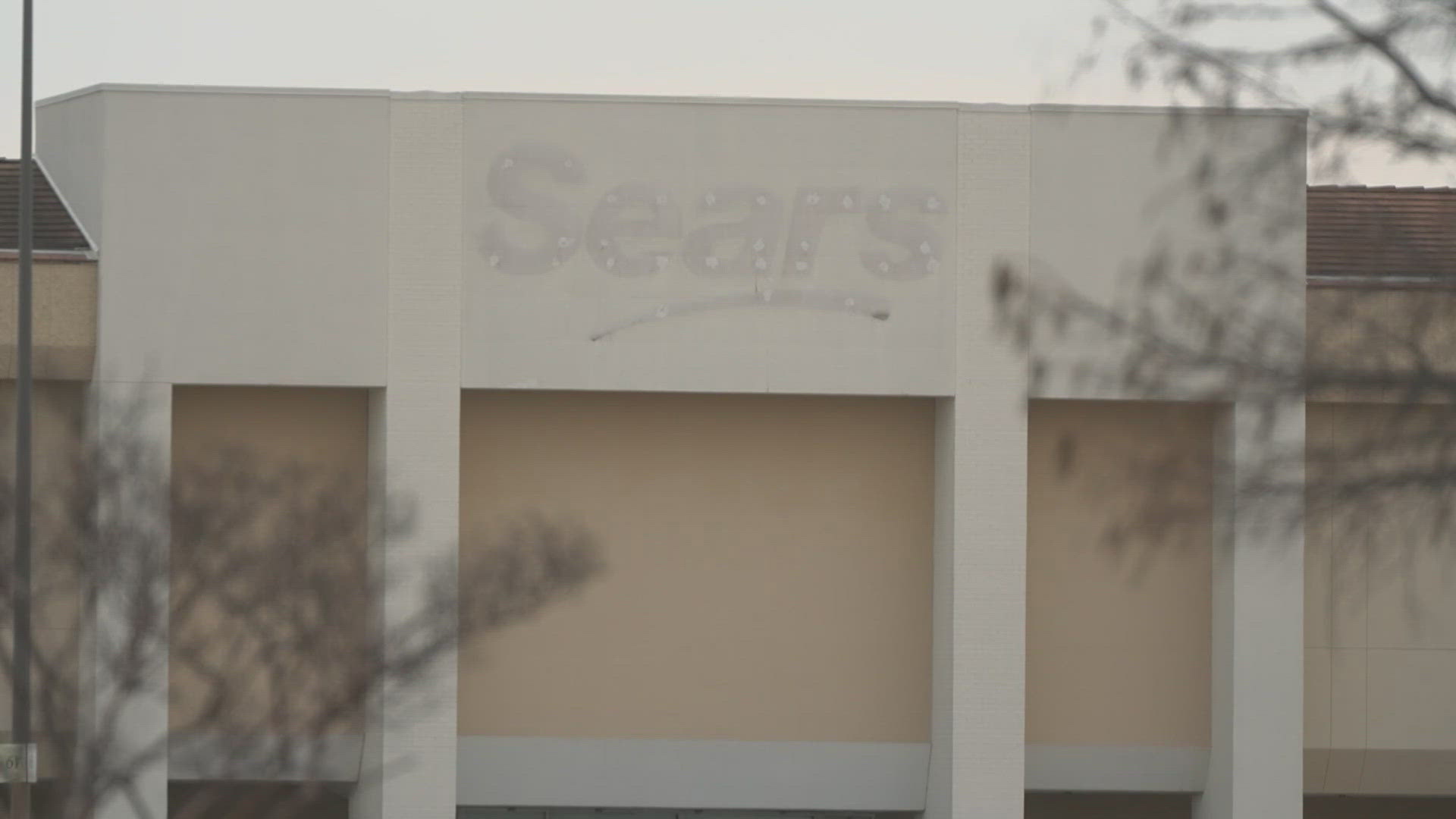 Main Event, an entertainment space with pool, bowling, laser tag and arcade games, will take the former Sears spot at Town East Mall.
