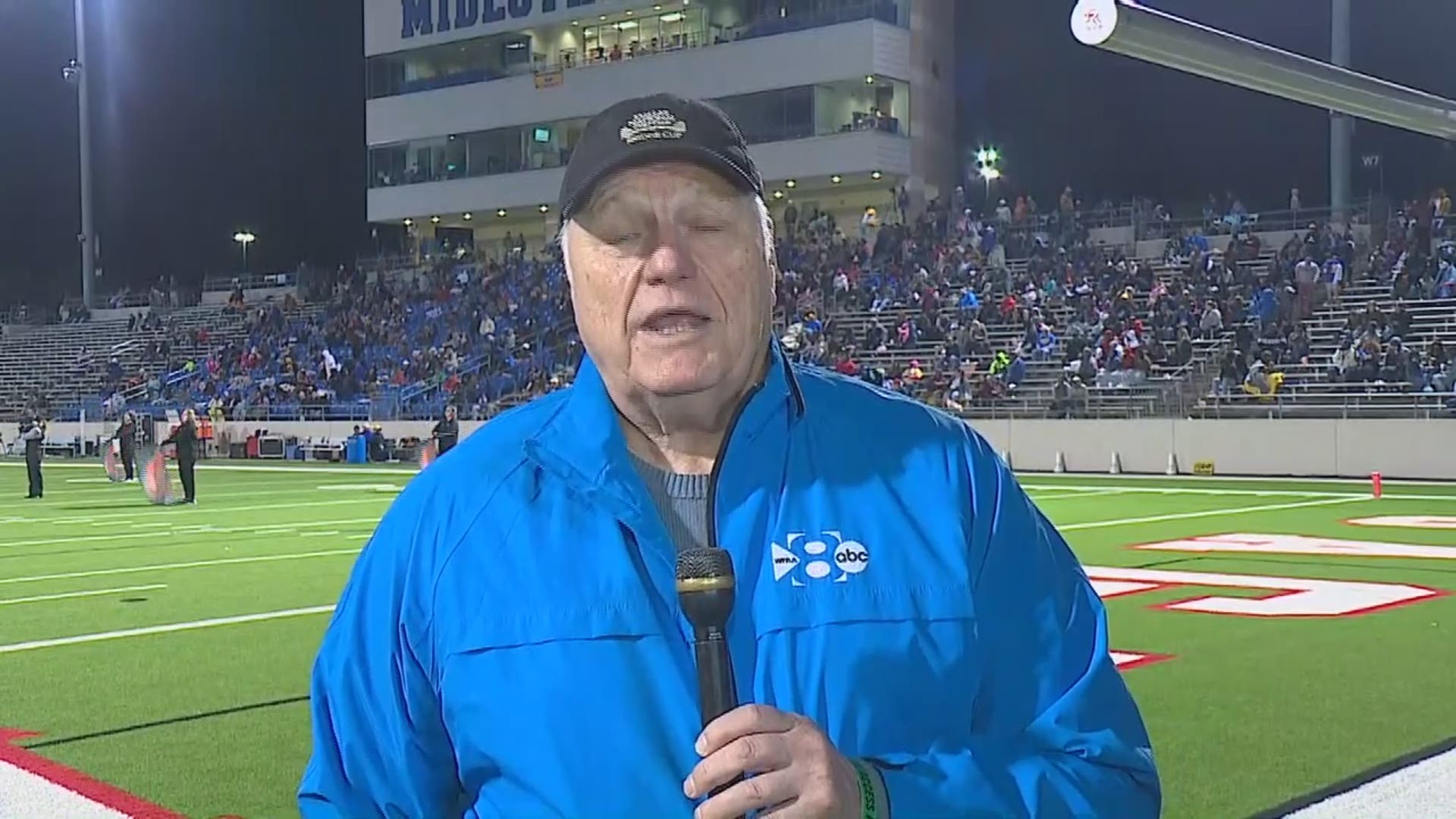 #GAMEOFTHEWEEK: It's Friday night and Dale Hansen is at our game of the week: Springtown vs. La Vega.