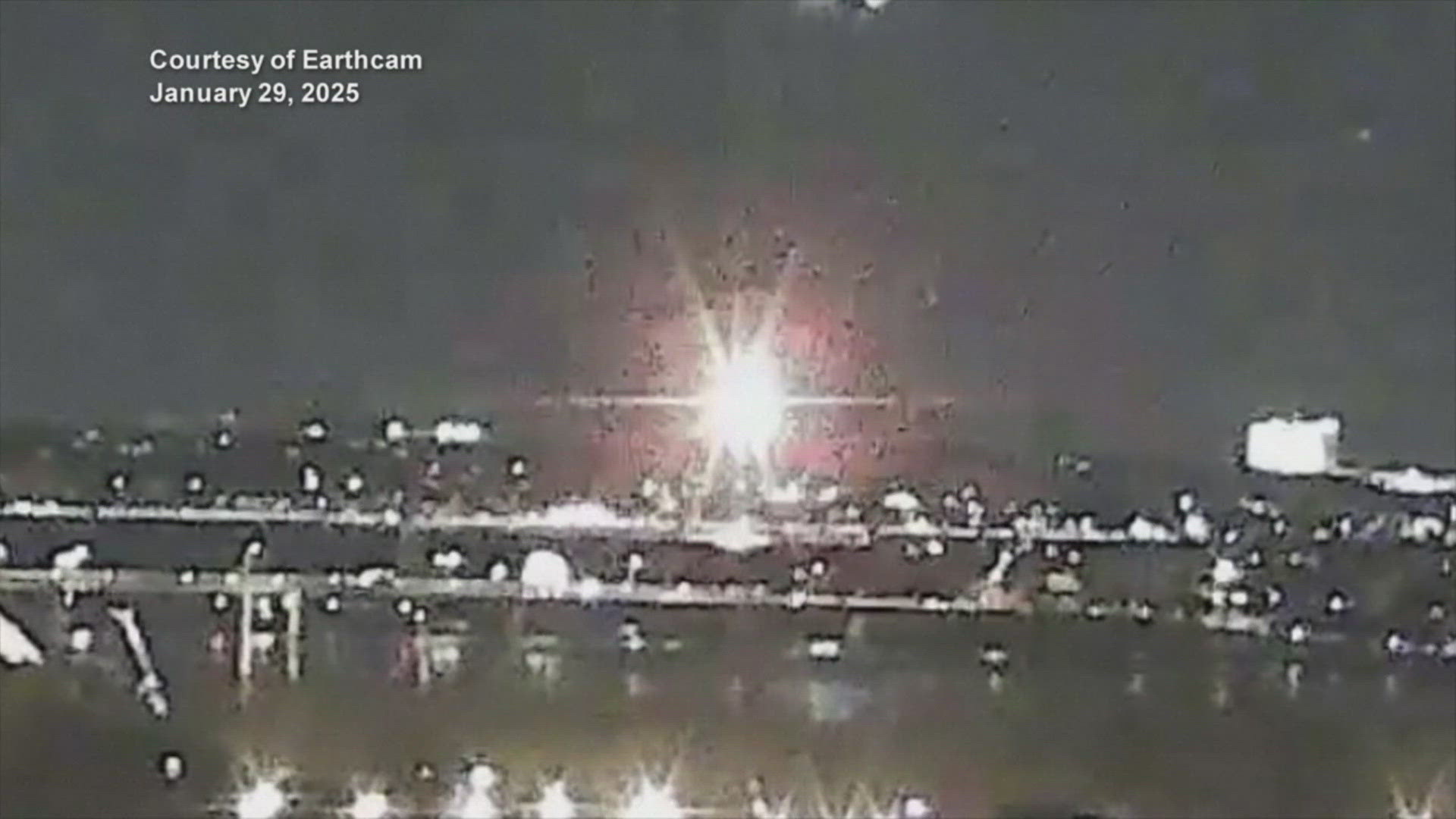 Family of a Washington plane crash victim sues the FAA, Army and ...