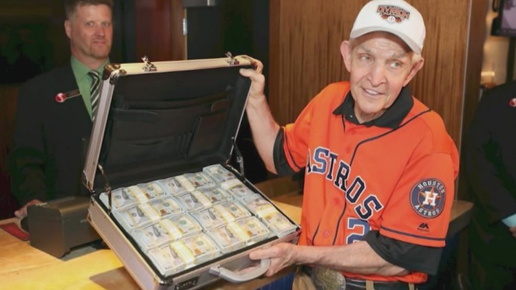 Mattress Mack' places two million dollar wagers on Dallas Cowboys