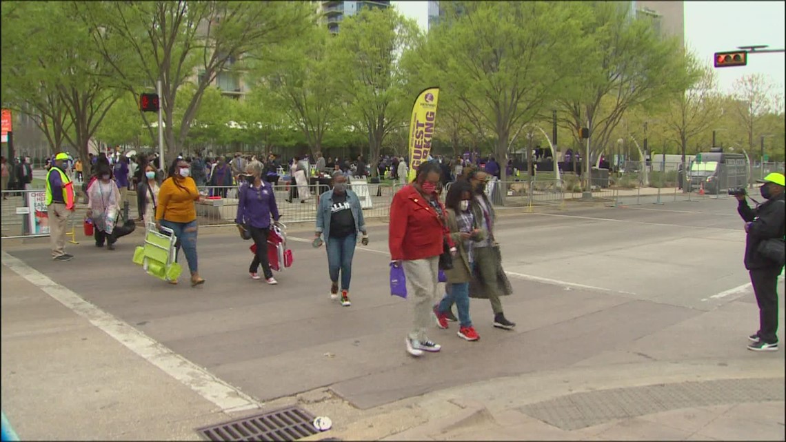 CDC tracking rise of new XBB.1.5 COVID variant